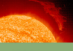 Foto mit Link zur Bildergalerie: Teilansicht der Sonne mit Protuberanz